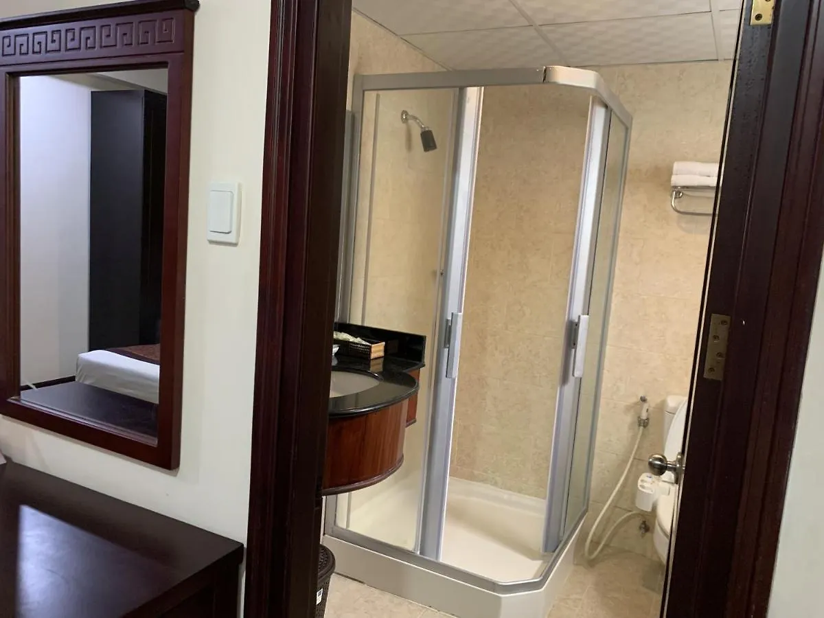 Phu Quy Hotel Να Τρανγκ 3*,