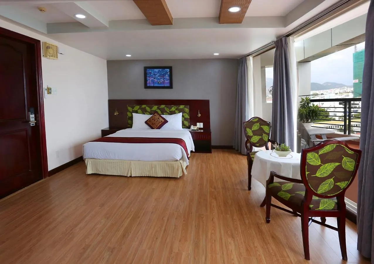 Phu Quy Hotel Να Τρανγκ